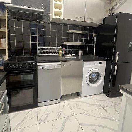 Nifty 2 Bedroom Flat In Goswell Rd London Exterior photo