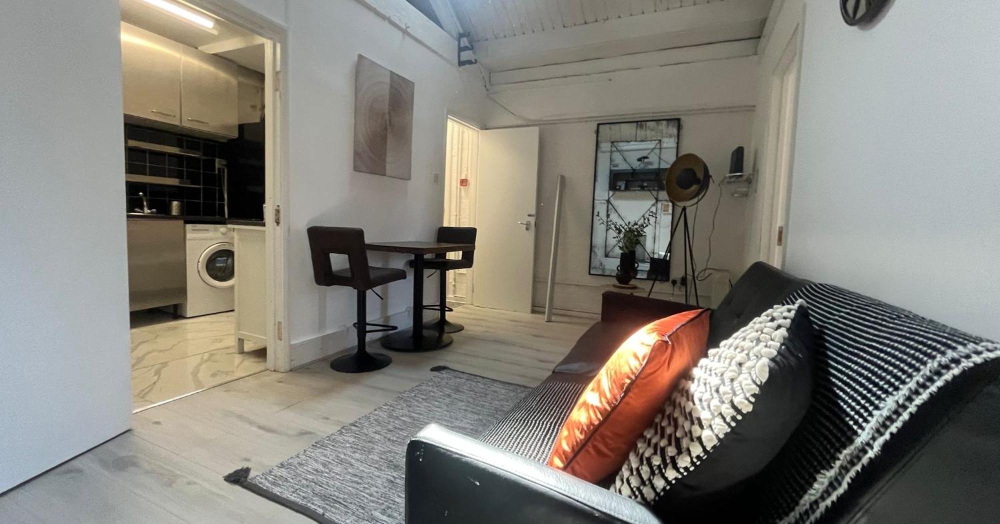 Nifty 2 Bedroom Flat In Goswell Rd London Exterior photo